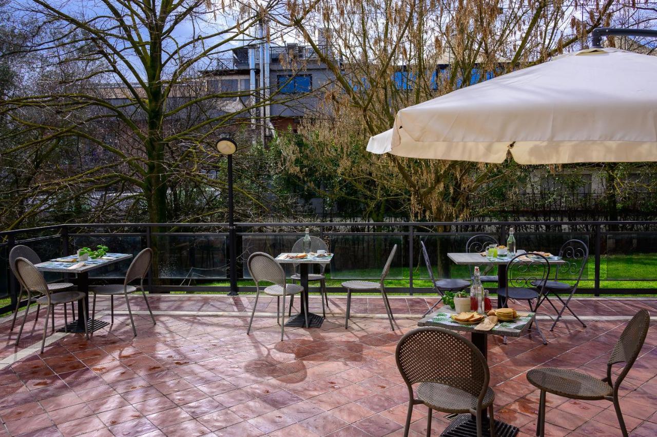 Hotel Torre Di Pratolungo Рим Экстерьер фото