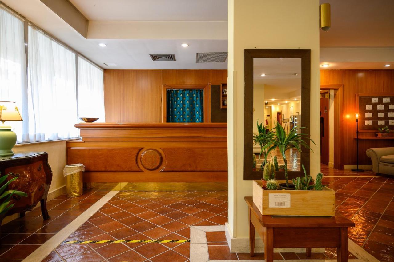 Hotel Torre Di Pratolungo Рим Экстерьер фото