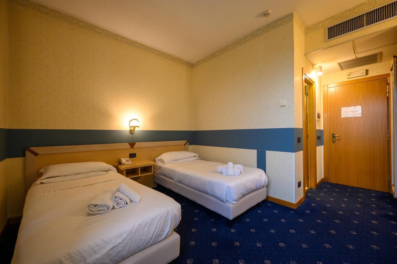 Hotel Torre Di Pratolungo Рим Экстерьер фото