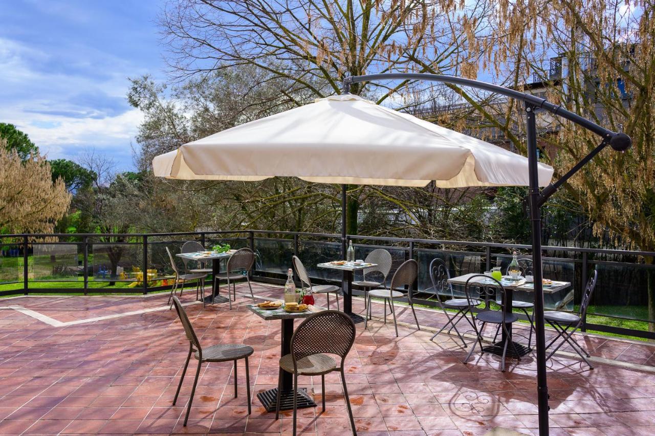 Hotel Torre Di Pratolungo Рим Экстерьер фото