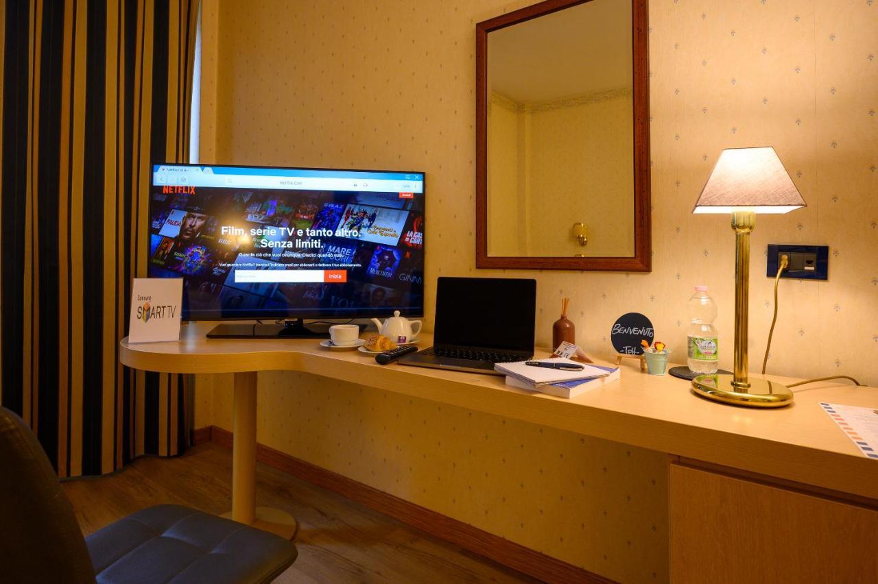 Hotel Torre Di Pratolungo Рим Экстерьер фото