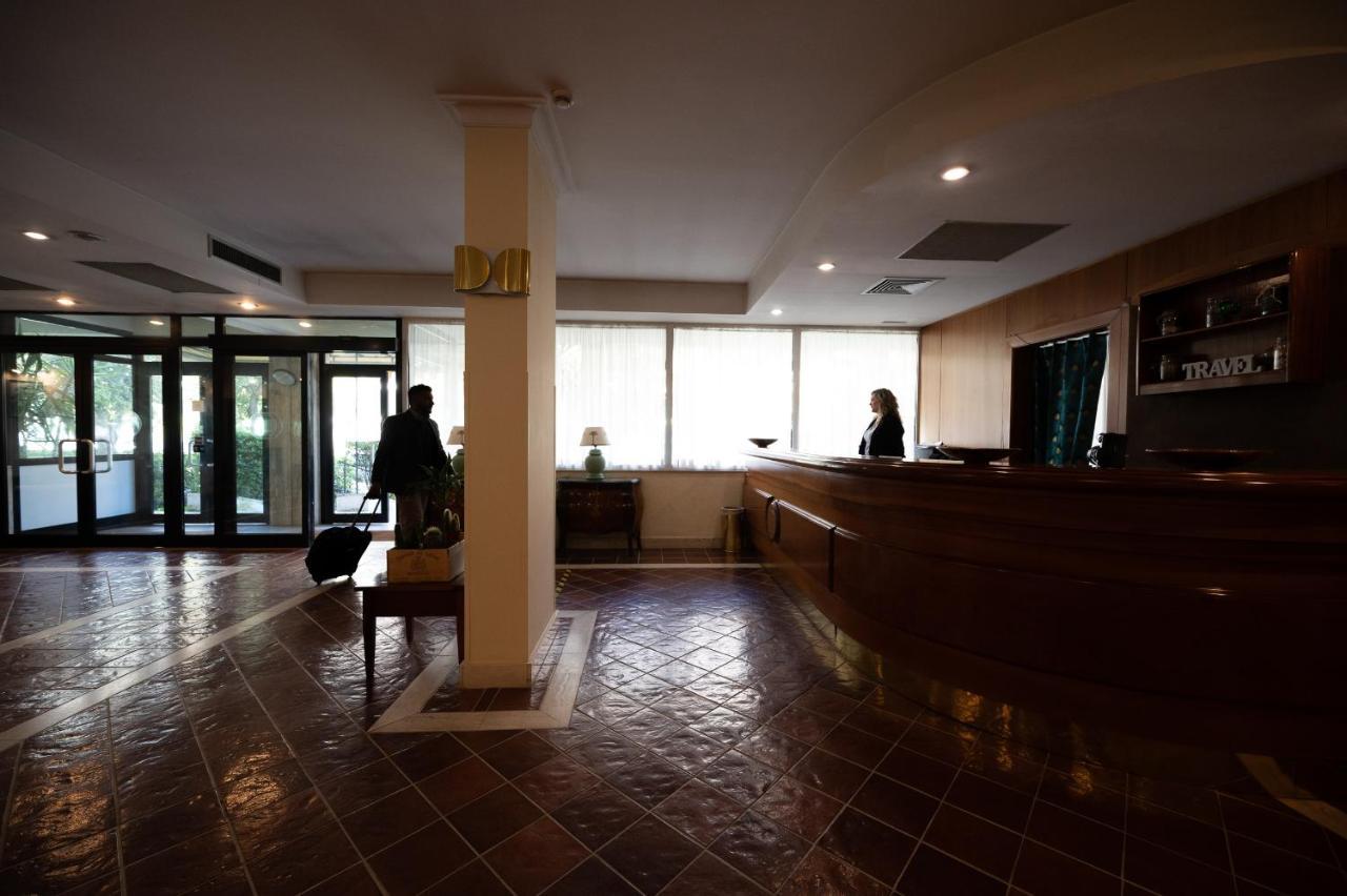 Hotel Torre Di Pratolungo Рим Экстерьер фото