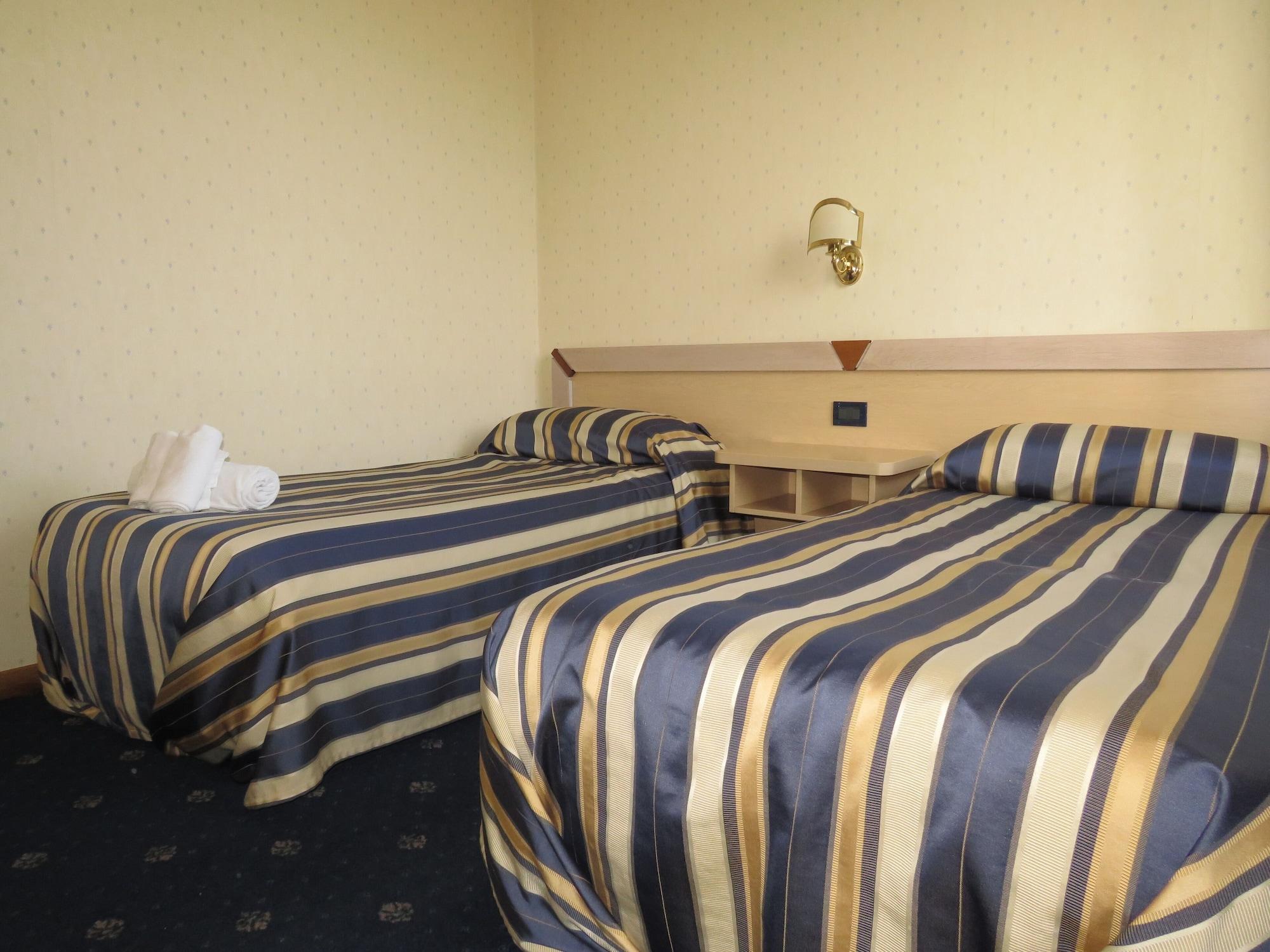 Hotel Torre Di Pratolungo Рим Экстерьер фото