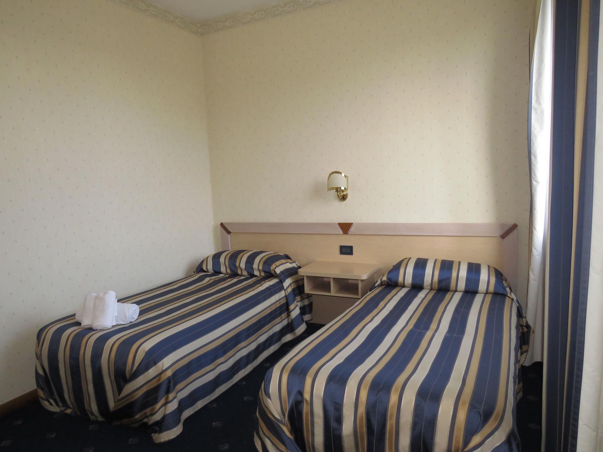 Hotel Torre Di Pratolungo Рим Экстерьер фото