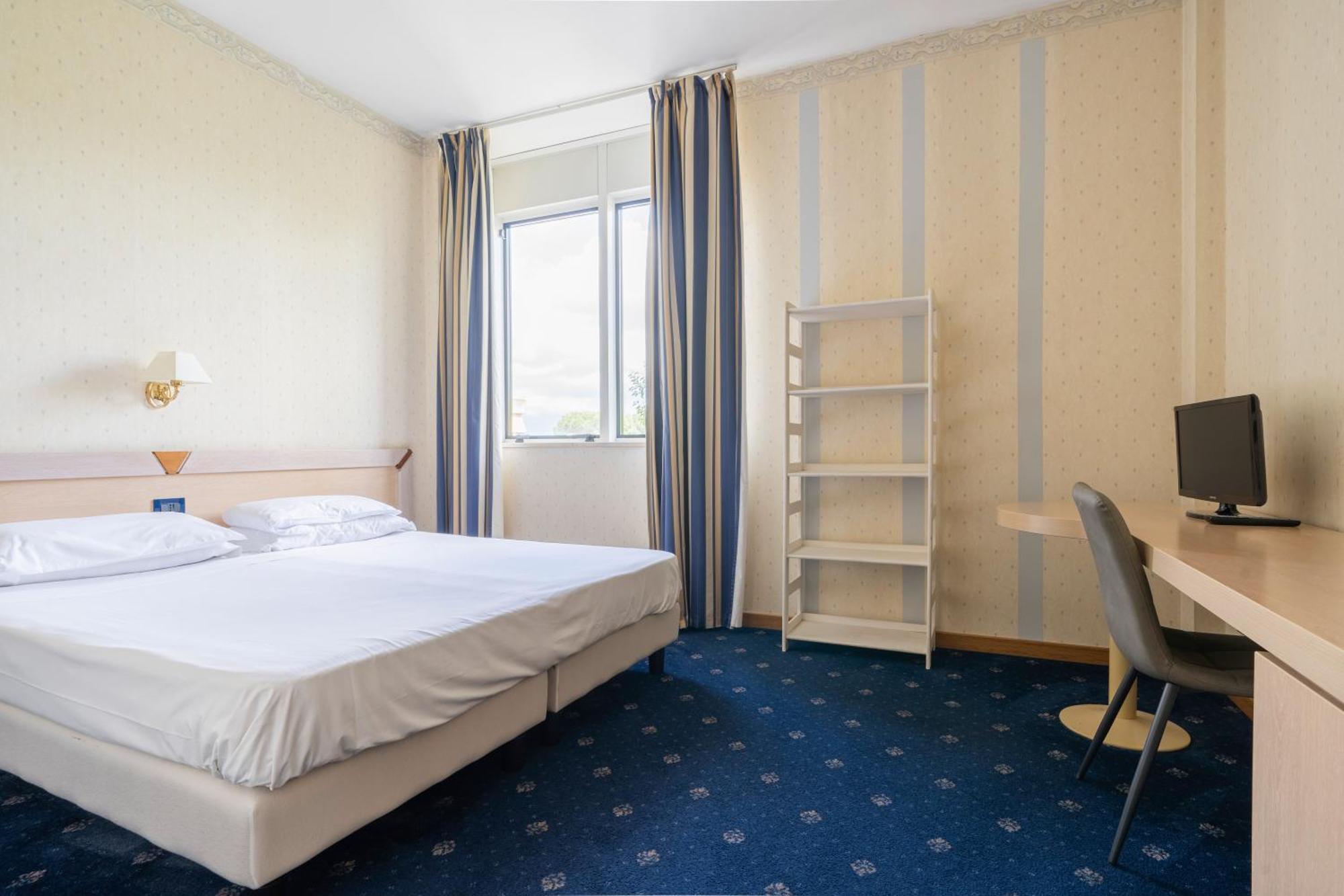 Hotel Torre Di Pratolungo Рим Экстерьер фото